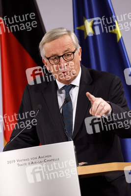 Erneuerung des deutsch-französischen Freundschaftsvertrages in Aachen