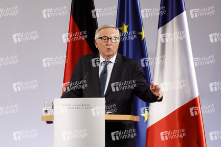 Erneuerung des deutsch-französischen Freundschaftsvertrages in Aachen