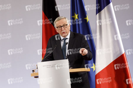 Erneuerung des deutsch-französischen Freundschaftsvertrages in Aachen