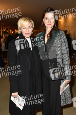 Theaterpremiere 'Hase Hase' in Berlin