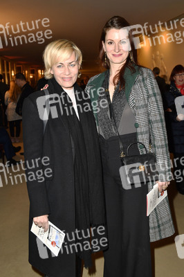Theaterpremiere 'Hase Hase' in Berlin