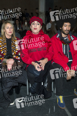 Eduardo Navarrete Fashion Show auf der Mercedes-Benz Fashion Week Madrid Herbst/Winter 2019