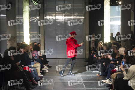 Eduardo Navarrete Fashion Show auf der Mercedes-Benz Fashion Week Madrid Herbst/Winter 2019