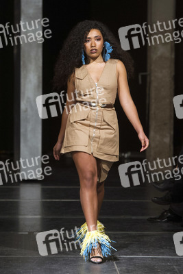Eduardo Navarrete Fashion Show auf der Mercedes-Benz Fashion Week Madrid Herbst/Winter 2019