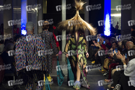 Eduardo Navarrete Fashion Show auf der Mercedes-Benz Fashion Week Madrid Herbst/Winter 2019