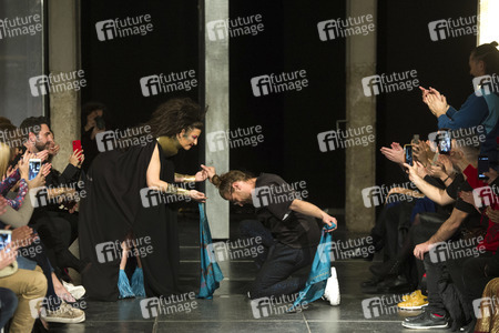 Eduardo Navarrete Fashion Show auf der Mercedes-Benz Fashion Week Madrid Herbst/Winter 2019