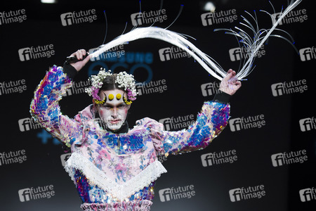 Anel Yaos Fashion Show auf der Mercedes-Benz Fashion Week Madrid Herbst/Winter 2019