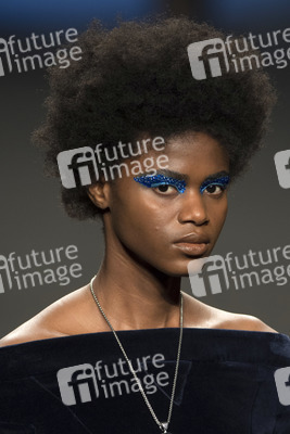 Ana Locking Fashion Show auf der Mercedes-Benz Fashion Week Madrid Herbst/Winter 2019