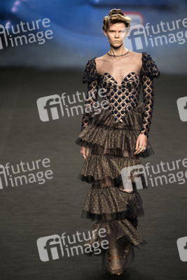 Ana Locking Fashion Show auf der Mercedes-Benz Fashion Week Madrid Herbst/Winter 2019