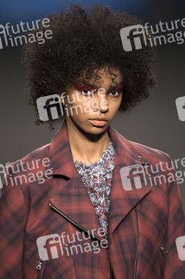 Ana Locking Fashion Show auf der Mercedes-Benz Fashion Week Madrid Herbst/Winter 2019