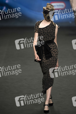 Ana Locking Fashion Show auf der Mercedes-Benz Fashion Week Madrid Herbst/Winter 2019