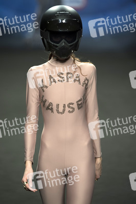 Ana Locking Fashion Show auf der Mercedes-Benz Fashion Week Madrid Herbst/Winter 2019