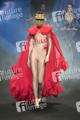 Ana Locking Fashion Show auf der Mercedes-Benz Fashion Week Madrid Herbst/Winter 2019