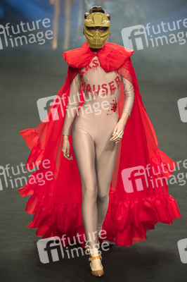 Ana Locking Fashion Show auf der Mercedes-Benz Fashion Week Madrid Herbst/Winter 2019