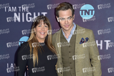 Serienpremiere 'I Am the Night' in Los Angeles