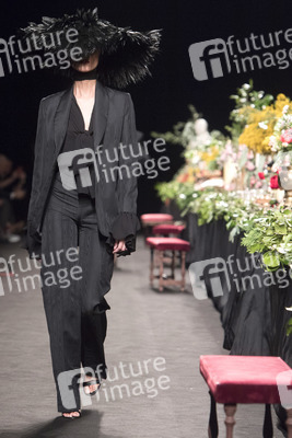 Duyos Fashion Show auf der Mercedes-Benz Fashion Week Madrid Herbst/Winter 2019