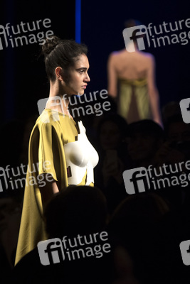 Ulises Mérida Fashion Show auf der Mercedes-Benz Fashion Week Madrid Herbst/Winter 2019