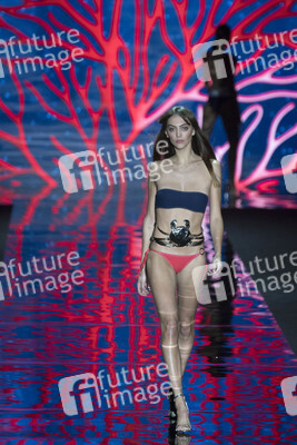 Andrés Sardá Fashion Show auf der Mercedes-Benz Fashion Week Madrid Herbst/Winter 2019