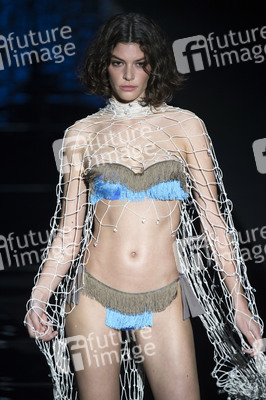 Andrés Sardá Fashion Show auf der Mercedes-Benz Fashion Week Madrid Herbst/Winter 2019