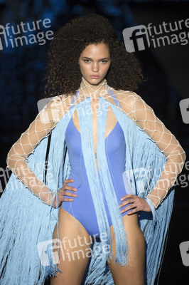 Andrés Sardá Fashion Show auf der Mercedes-Benz Fashion Week Madrid Herbst/Winter 2019