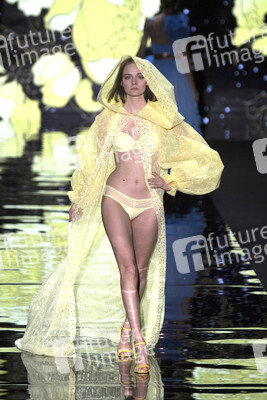 Andrés Sardá Fashion Show auf der Mercedes-Benz Fashion Week Madrid Herbst/Winter 2019