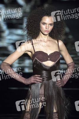 Andrés Sardá Fashion Show auf der Mercedes-Benz Fashion Week Madrid Herbst/Winter 2019
