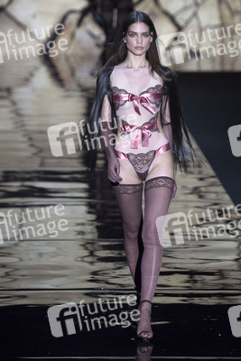Andrés Sardá Fashion Show auf der Mercedes-Benz Fashion Week Madrid Herbst/Winter 2019