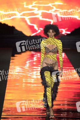 Andrés Sardá Fashion Show auf der Mercedes-Benz Fashion Week Madrid Herbst/Winter 2019