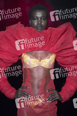 Andrés Sardá Fashion Show auf der Mercedes-Benz Fashion Week Madrid Herbst/Winter 2019