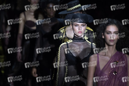 Andrés Sardá Fashion Show auf der Mercedes-Benz Fashion Week Madrid Herbst/Winter 2019