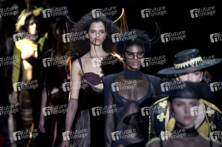 Andrés Sardá Fashion Show auf der Mercedes-Benz Fashion Week Madrid Herbst/Winter 2019
