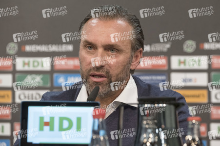 Pressekonferenz des neuen Cheftrainers von Hannover 96 in Hannover