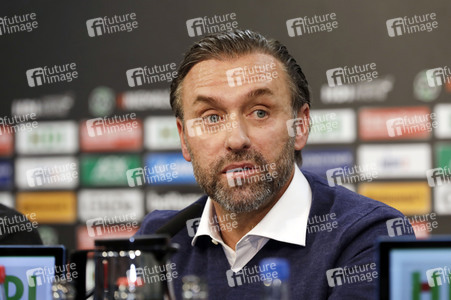 Pressekonferenz des neuen Cheftrainers von Hannover 96 in Hannover