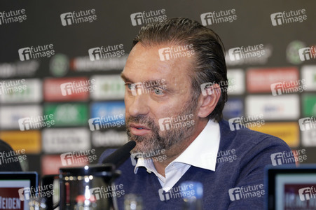 Pressekonferenz des neuen Cheftrainers von Hannover 96 in Hannover
