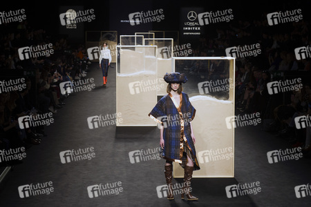 Beatriz Penalver Fashion Show auf der Mercedes-Benz Fashion Week Madrid Herbst/Winter 2019