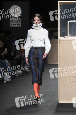 Beatriz Penalver Fashion Show auf der Mercedes-Benz Fashion Week Madrid Herbst/Winter 2019