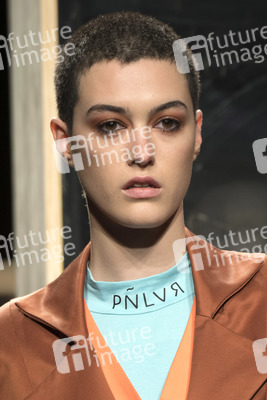 Beatriz Penalver Fashion Show auf der Mercedes-Benz Fashion Week Madrid Herbst/Winter 2019