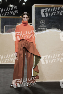 Beatriz Penalver Fashion Show auf der Mercedes-Benz Fashion Week Madrid Herbst/Winter 2019