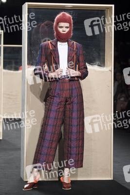 Beatriz Penalver Fashion Show auf der Mercedes-Benz Fashion Week Madrid Herbst/Winter 2019