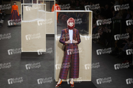 Beatriz Penalver Fashion Show auf der Mercedes-Benz Fashion Week Madrid Herbst/Winter 2019
