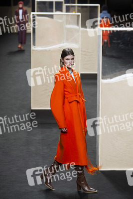 Beatriz Penalver Fashion Show auf der Mercedes-Benz Fashion Week Madrid Herbst/Winter 2019