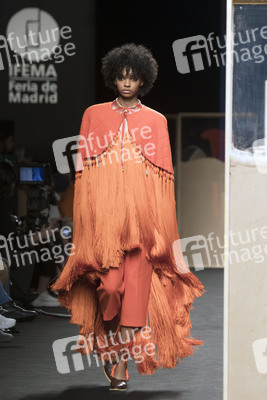 Beatriz Penalver Fashion Show auf der Mercedes-Benz Fashion Week Madrid Herbst/Winter 2019