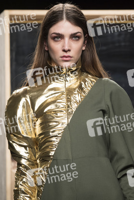 Beatriz Penalver Fashion Show auf der Mercedes-Benz Fashion Week Madrid Herbst/Winter 2019