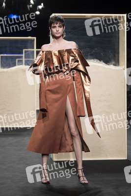 Beatriz Penalver Fashion Show auf der Mercedes-Benz Fashion Week Madrid Herbst/Winter 2019