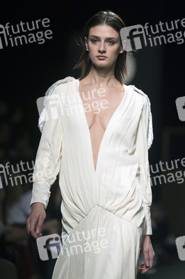Beatriz Penalver Fashion Show auf der Mercedes-Benz Fashion Week Madrid Herbst/Winter 2019
