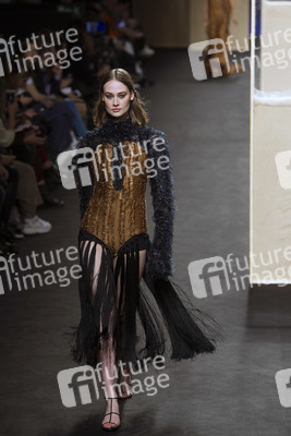 Beatriz Penalver Fashion Show auf der Mercedes-Benz Fashion Week Madrid Herbst/Winter 2019