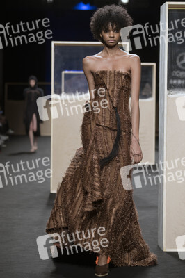 Beatriz Penalver Fashion Show auf der Mercedes-Benz Fashion Week Madrid Herbst/Winter 2019