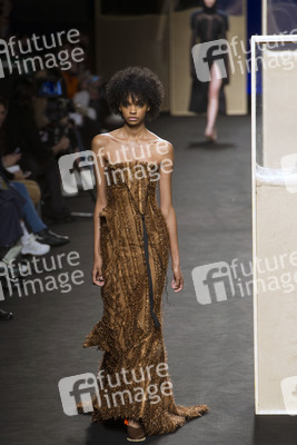 Beatriz Penalver Fashion Show auf der Mercedes-Benz Fashion Week Madrid Herbst/Winter 2019