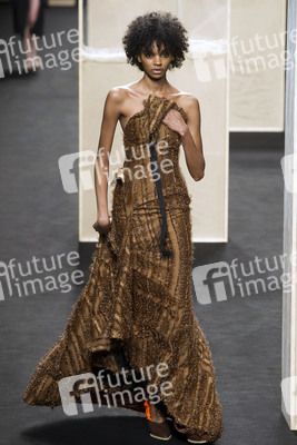 Beatriz Penalver Fashion Show auf der Mercedes-Benz Fashion Week Madrid Herbst/Winter 2019