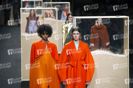 Beatriz Penalver Fashion Show auf der Mercedes-Benz Fashion Week Madrid Herbst/Winter 2019